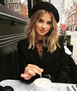 ​“贝雷帽”穿搭范例25种，简简单单看图学穿搭，幻果果时尚搭配