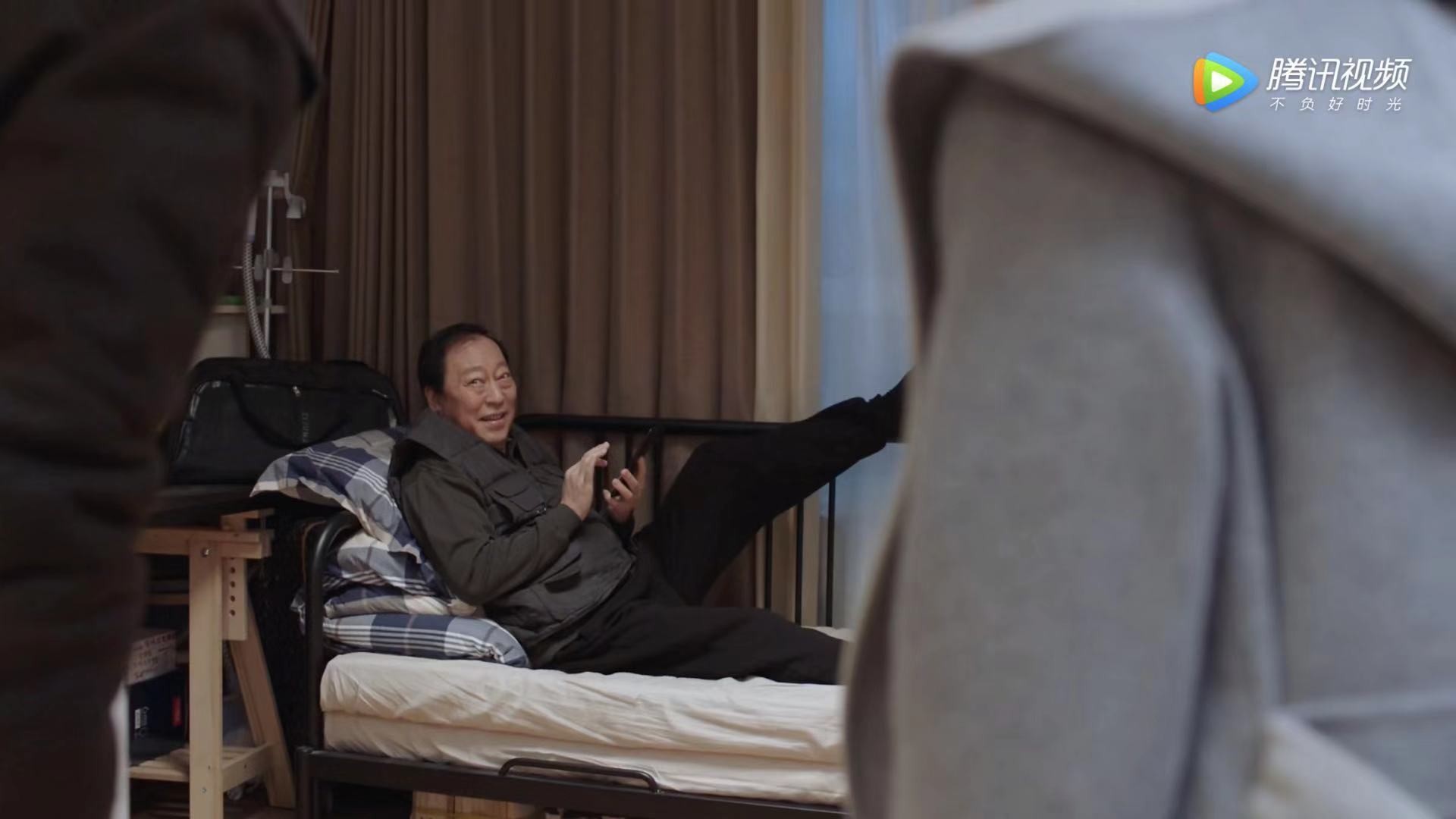 倪大红是倪萍表妹夫！还是吴京好友，曾因长的丑艺考3次被拒