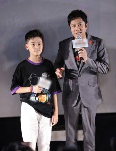 ​蔡国庆养子，蔡国庆现任老婆照片(蔡国庆现任妻子是谁呀)