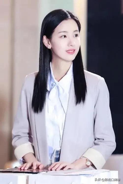 吴谨言近况如何 , 两年没戏拍，李一桐强捧不红，90花怎么个个熄火？