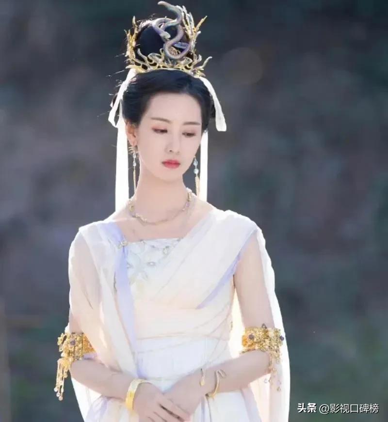 吴谨言近况如何 , 两年没戏拍，李一桐强捧不红，90花怎么个个熄火？