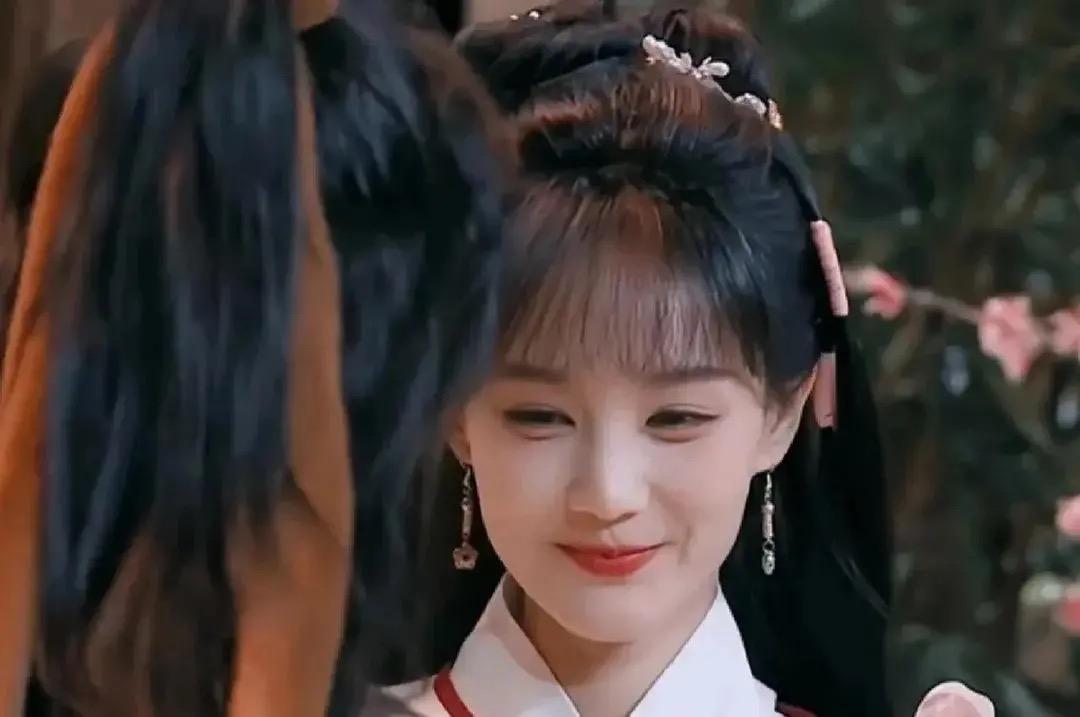 李一桐，这个自嘲体寒的演员终于大火了！