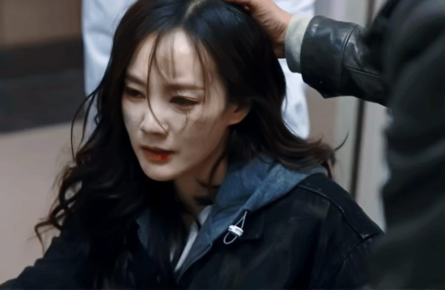 李一桐，这个自嘲体寒的演员终于大火了！