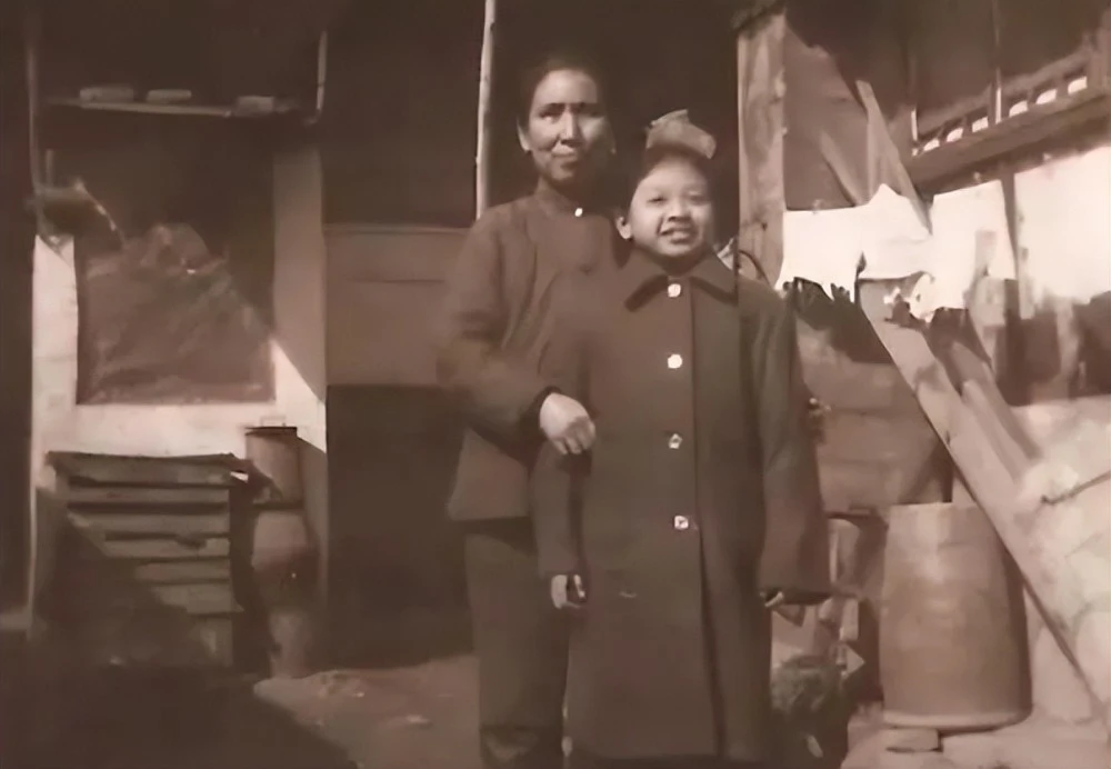 韩红因疫情工作减肥40斤，坦言不想生孩子的原因？