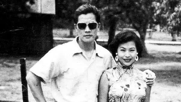 四大女星大方承认整容（娱乐圈这8位女星被整容毁掉）(15)