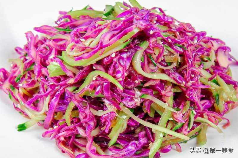 紫甘蓝怎样做才好吃（凉拌紫甘蓝，到底用不用焯水？）