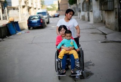 ​实拍：一位渐冻症母亲“用命”生下孩子