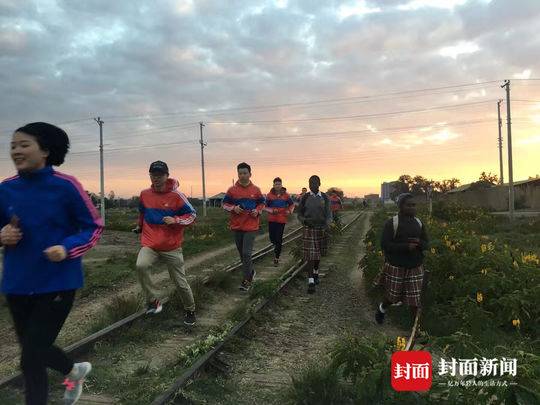 太阳直射赤道是哪一天（揭秘赤道跑8年的故事）