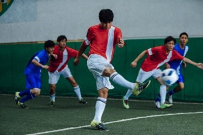 ​国足球迷：热爱何须嘴硬，用行动支持！