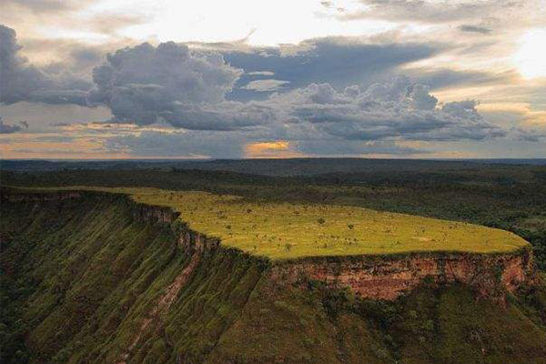 巴西高原是什么气候类型(巴西高原面积有多大)