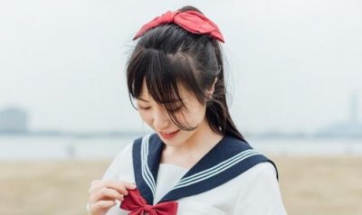 ​女生说哼怎么回复？要照顾到她的小情绪