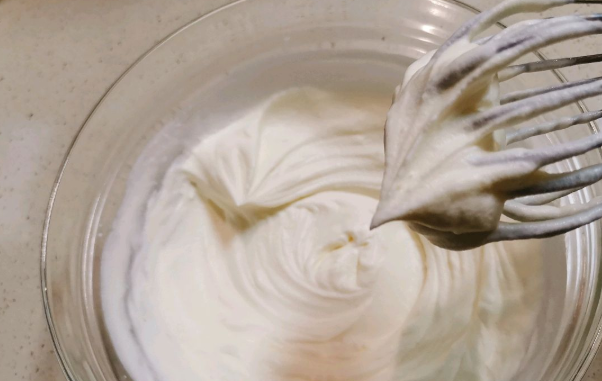 奶油打发不起来怎么补救