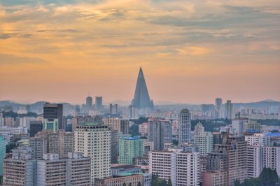 ​最高的废弃建筑物：柳京饭店，高330米，停工20年后，才恢复兴建