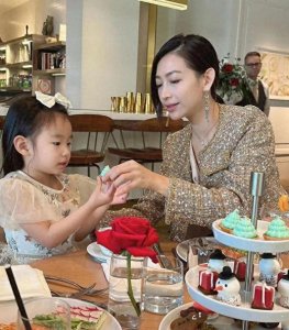 ​温雅定居美国，如今的生活太富足，网友惊叹她的幸福生活！