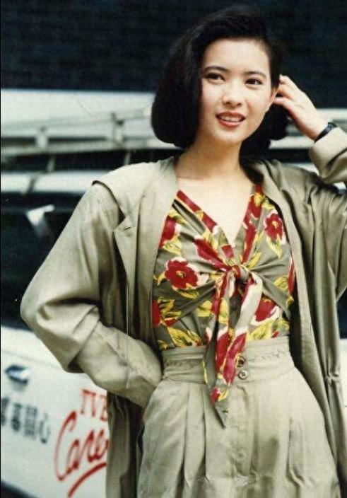 蓝洁瑛：明眸皓齿目若秋水，卿本佳人，奈何红颜薄命