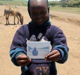 ​一组最美的笑容，他们第一次拍照，却能真正感染人心