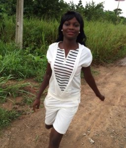 ​我在尼日利亚打工，当地女孩很早熟，街头烂尾楼不少