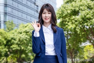 ​男女那点事：女生默许你追她的微妙暗示，别错过这些心动信号！