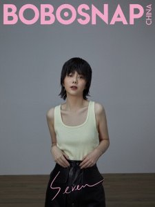 ​谭松韵短发造型上热搜，雀斑妆鬼马灵动，意外美出新高度