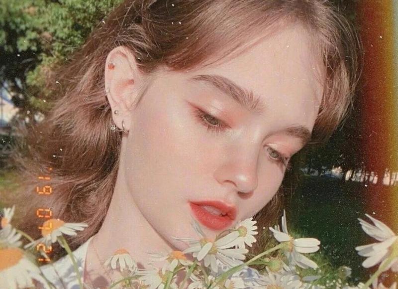  爱，不是寻找一个完美的人，而是学会用完美的眼光欣赏那个不完美的人。