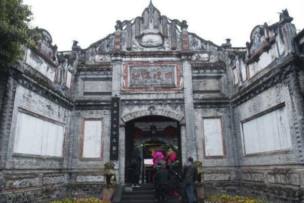 曾经是恶霸地主的庄园，超乎想象的奢华，如今更是逆天了