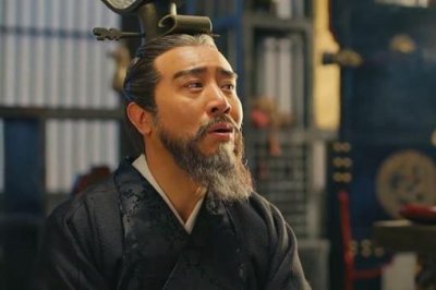 ​曹操学狗叫,为什么只有许褚敢笑出来?