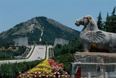 ​武则天为什么没有单独给自己建一座陵墓？