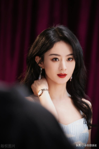 ​为什么没人敢惹赵丽颖（明星演员赵丽颖到底有多牛）