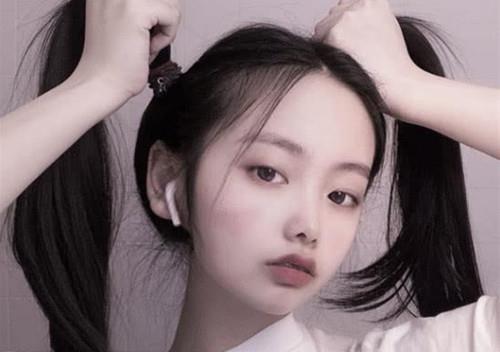 踢到女朋友女朋友生气了怎么哄