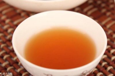 ​茶水洗脸有什么好处 茶水洗脸预防皱纹