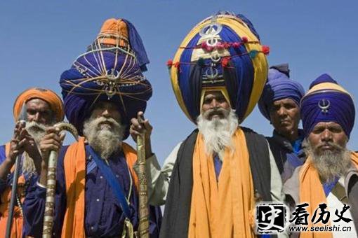 为什么印度男人都要在头上包个头巾呢?天气再热也要包