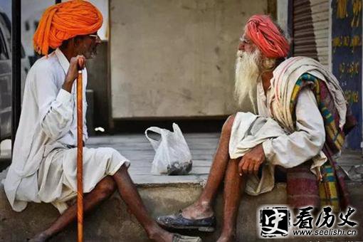为什么印度男人都要在头上包个头巾呢?天气再热也要包