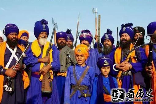 为什么印度男人都要在头上包个头巾呢?天气再热也要包