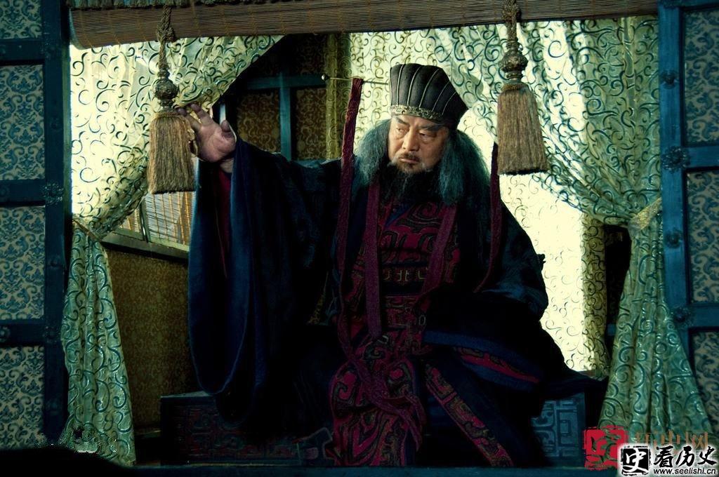 东汉权臣董卓的简介 董卓是被谁杀死的