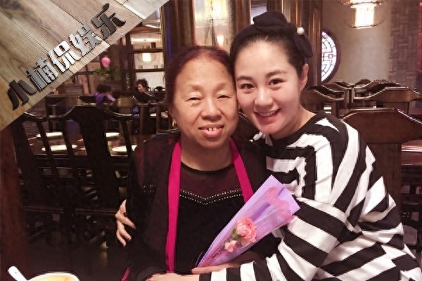 28岁毕畅近照，演《乡村爱情》王小蒙走红，嫁富豪老公