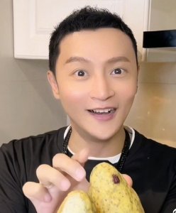 ​还珠格格中尔泰是谁扮演的（尔泰饰演者陈志朋如今现状）