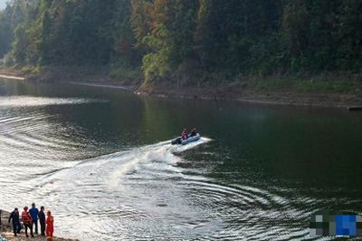 ​8人不幸遇难！贵州翻船事故，水上交通隐患再现，教训如何汲取？