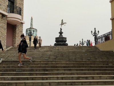 ​北京蓝色港湾，曾经的时尚潮流之地，如今也落伍了