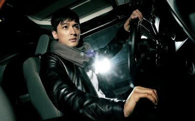 ​胡歌幼年青涩照流出，原来你曾经是个如此妖娆的大胖小子