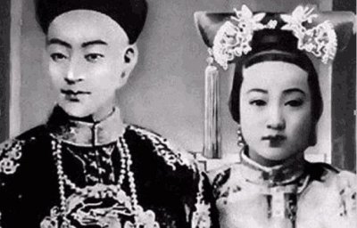 ​珍妃打捞出来的样子（珍妃被扔到井里死后一年捞尸）