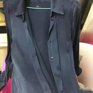 ​桑蚕丝衣服洗后发白怎么补救（桑蚕丝衣服变白怎么恢复）