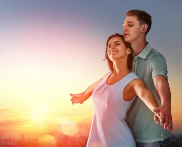 ​为什么男人在接吻时喜欢摸胸？