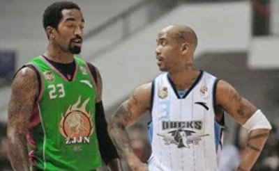 ​中国乔丹？JR史密斯转发征战CBA照片，场均35分，消极比赛遭诟病