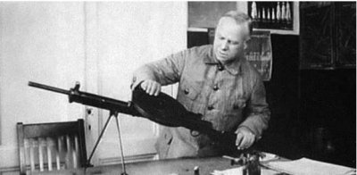 ​苏联＂大盘鸡＂DP-28轻机枪，吃鸡神器