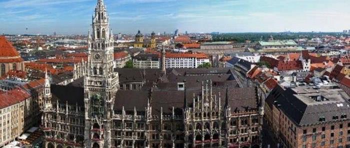 历史法兰克王国一分为三个国家（查理曼大帝国分为三部分）  5