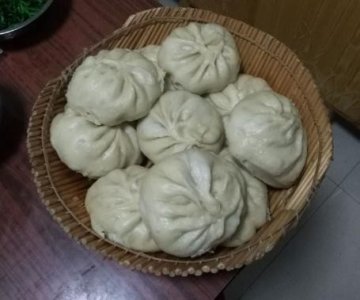 ​荠菜馅肉包子原来是这样炼成的，手把手教你调出让人流口水的肉馅