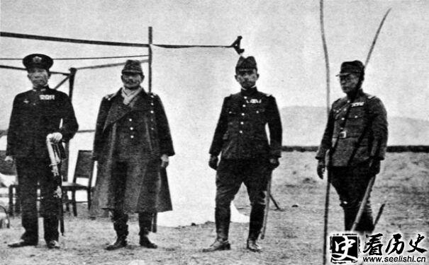 朝香宫鸠彦王照片(右二)