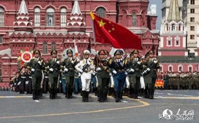 ​铁血铿锵映红墙：中国三军仪仗队以东方排面铸就和平丰碑