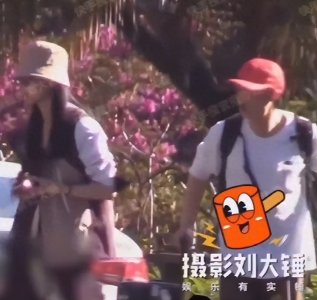 ​谷嘉诚盖玥希疑似恋情曝光！两人十指紧扣逛超市，和女方家长吃饭