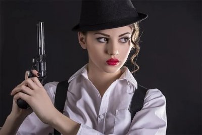 ​有效射程超过100米 弹巢容量居然是七发 外形炫酷的鲁格转轮手枪